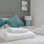 Stunning 3 Bedroom 2 Bath In Fantastic Location