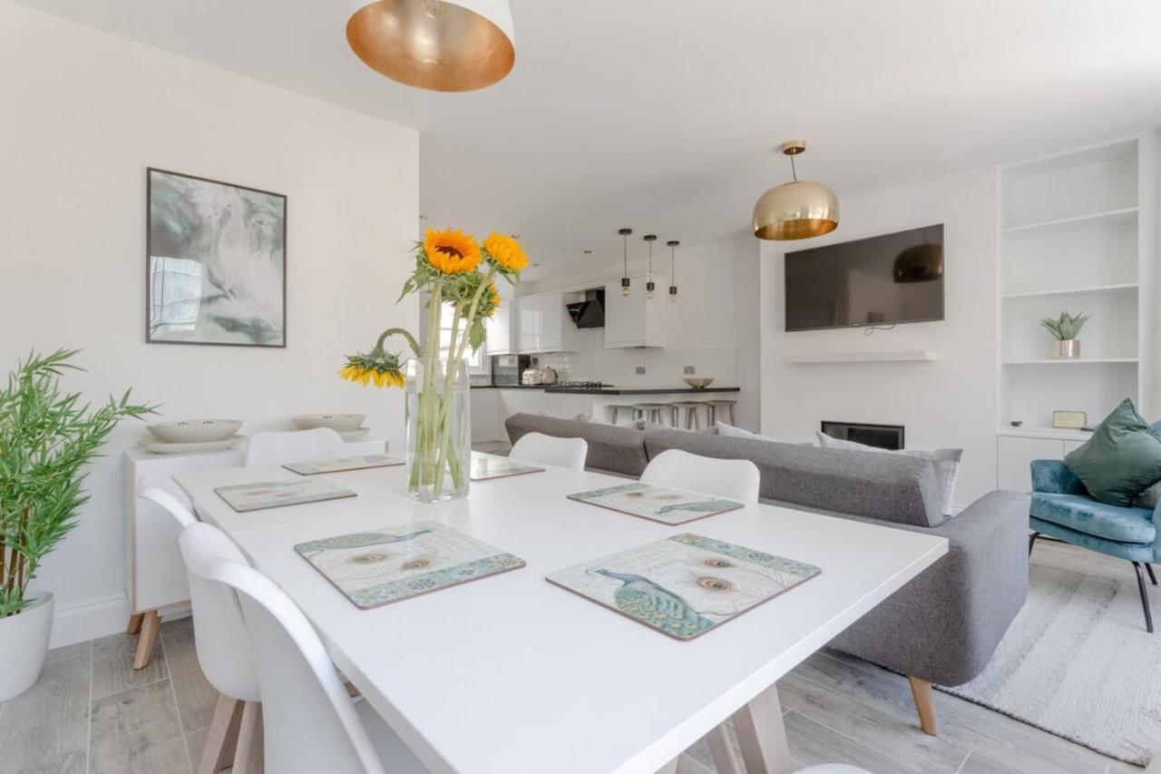 Stunning 3 Bedroom 2 Bath In Fantastic Location Appartamento