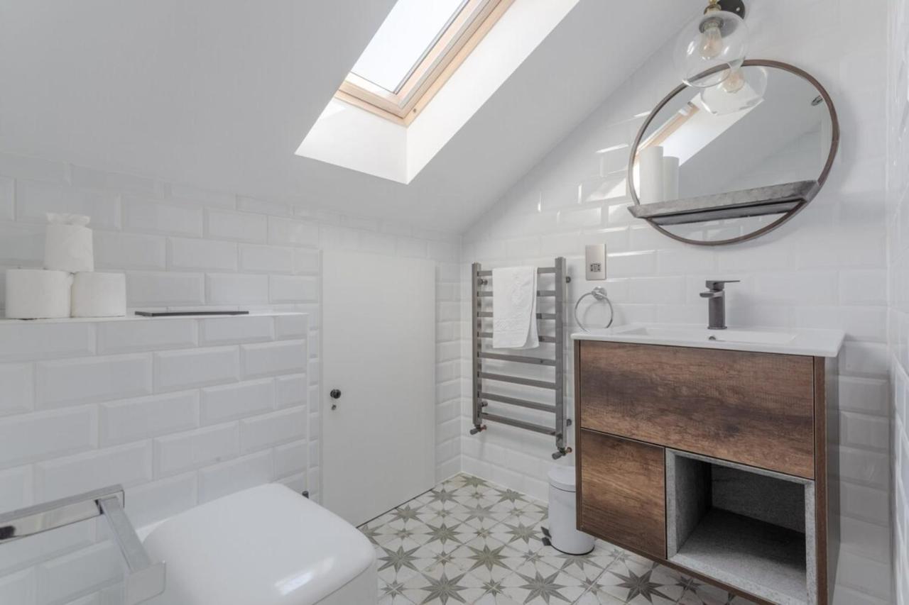 Stunning 3 Bedroom 2 Bath In Fantastic Location Londra