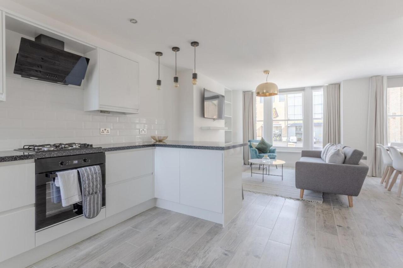 Appartamento Stunning 3 Bedroom 2 Bath In Fantastic Location Londra
