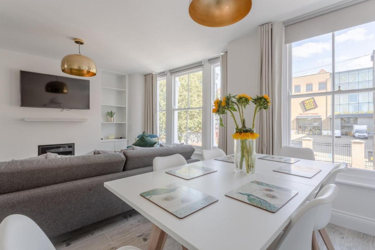 Stunning 3 Bedroom 2 Bath In Fantastic Location Londra